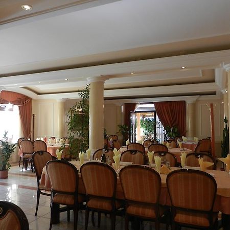 Guesthouse Ellite Požarevac エクステリア 写真