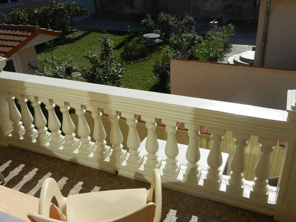 Guesthouse Ellite Požarevac エクステリア 写真