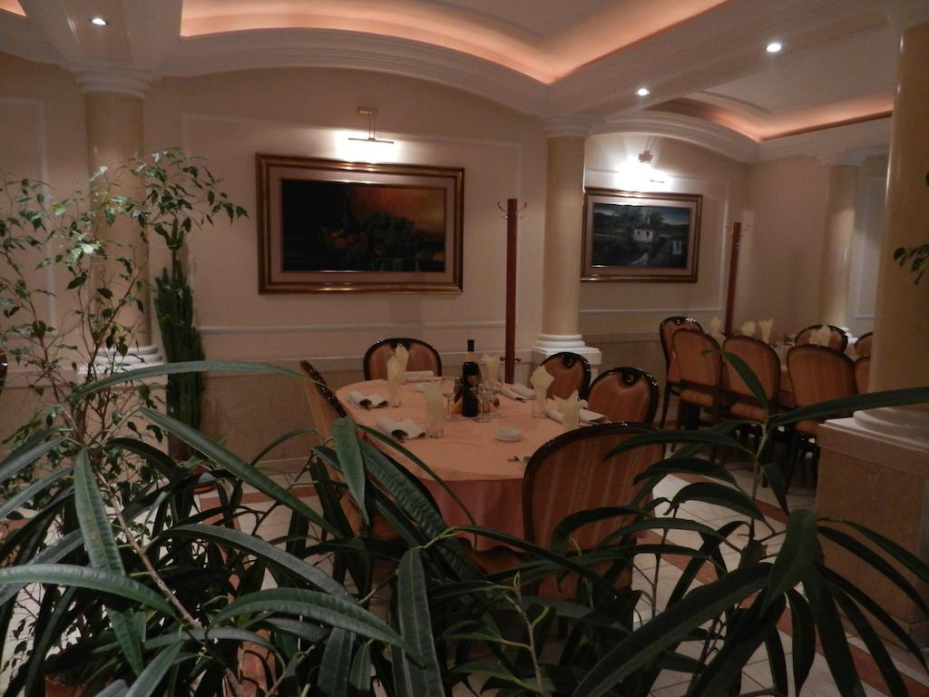 Guesthouse Ellite Požarevac エクステリア 写真